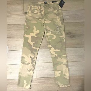 Women’s Gap Camo Ankle Skinny